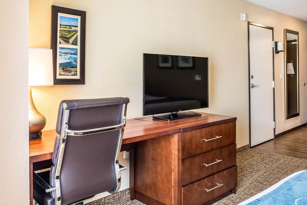 Comfort Inn and Suites Niagara Falls Blvd USA 22/36