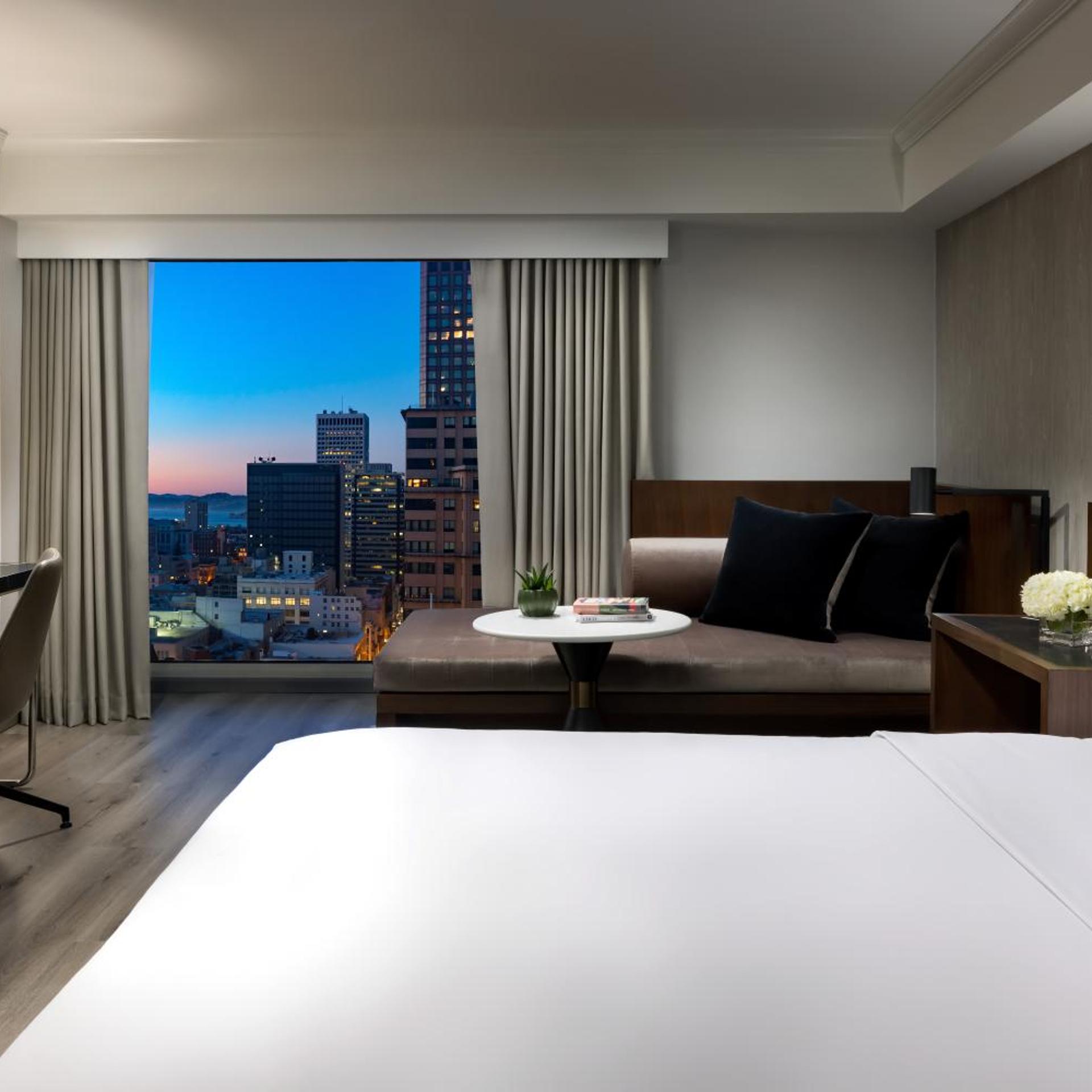 Club, King Bed