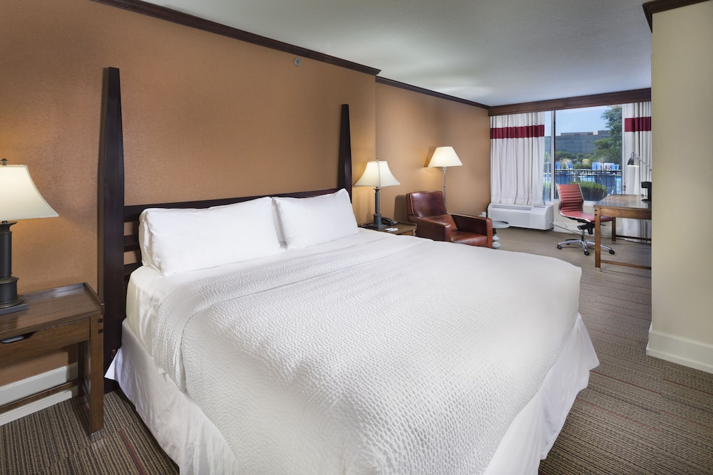 Four Points by Sheraton Kansas City Airport 4/36