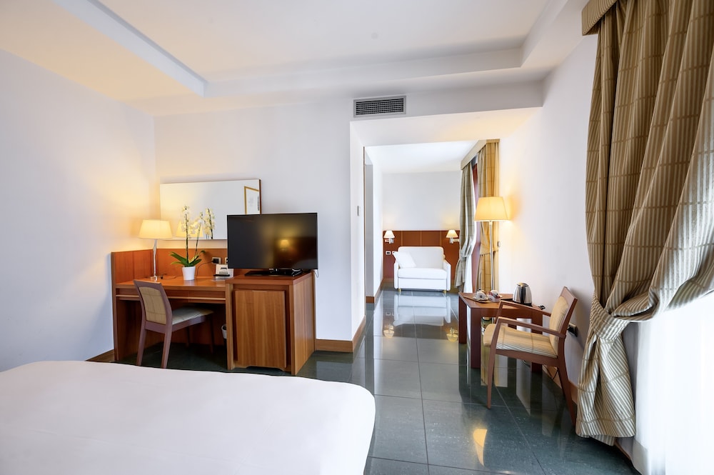 Hotel Dei Principati 27/53