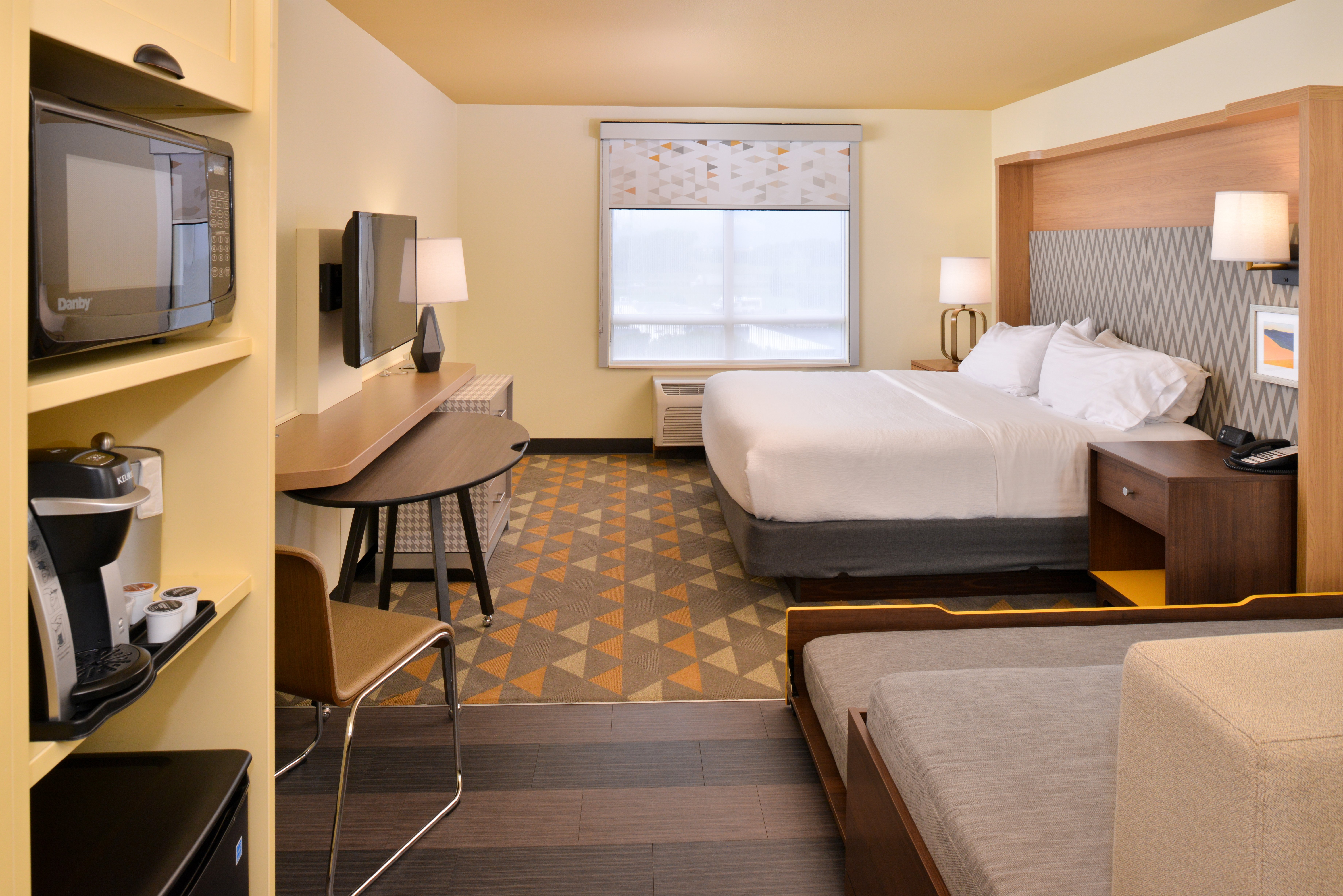 Room, King Bed, Trundle Bed