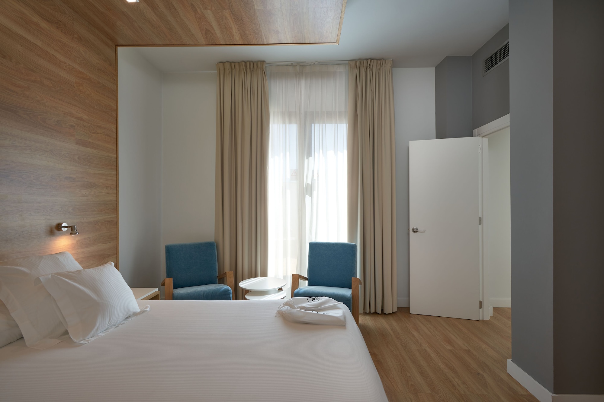 SUPERIOR, DOUBLE BED