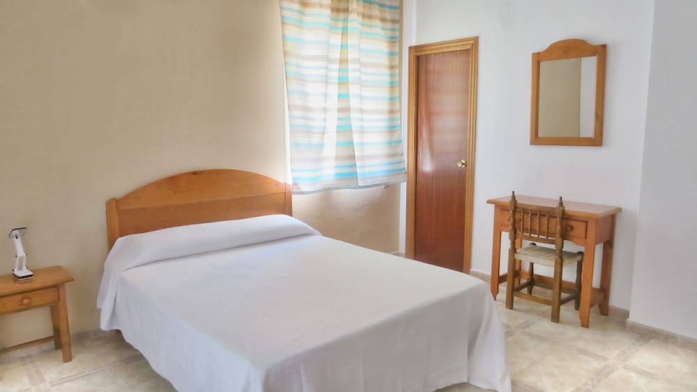 Hostal Barbate 18/50