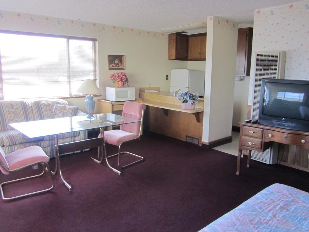 Warrick Plaza Inn 23/32