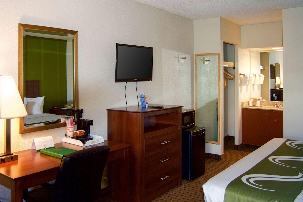 SureStay Hotel by Best Western St. Pete Clearwater Airport 35/43