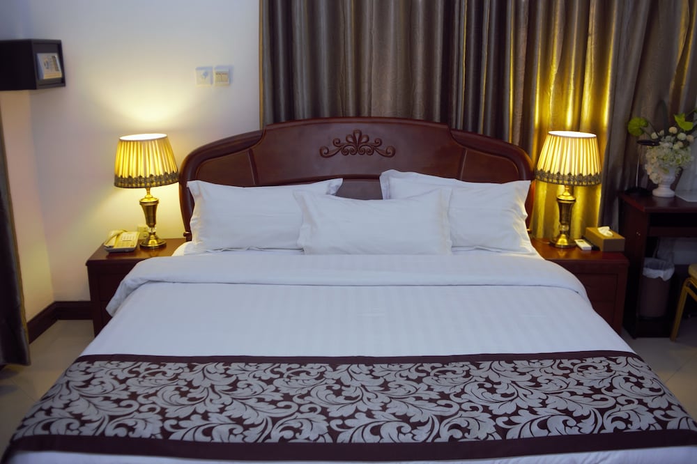 Kingsbridge Royale Hotel 27/50