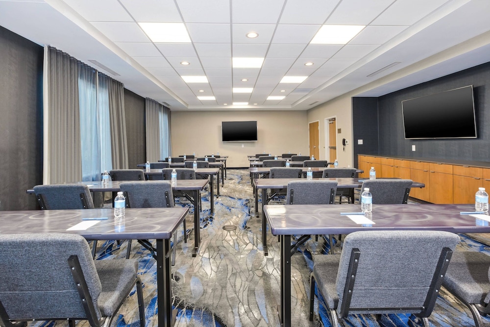Fairfield Inn & Suites By Marriott Cincinnati Airport South/Florence 19/21