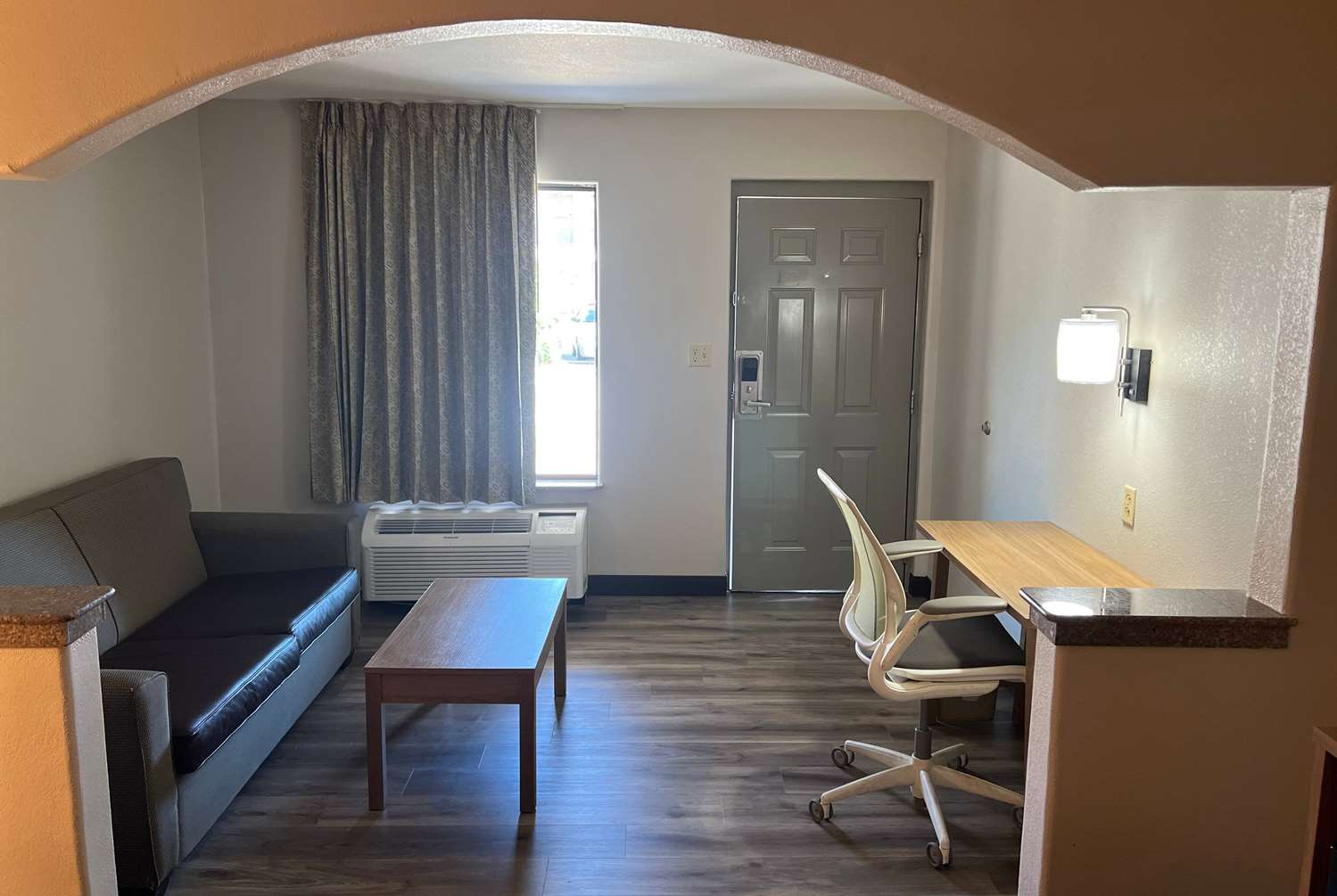 Days Inn & Suites By Wyndham Opelousas 9/13
