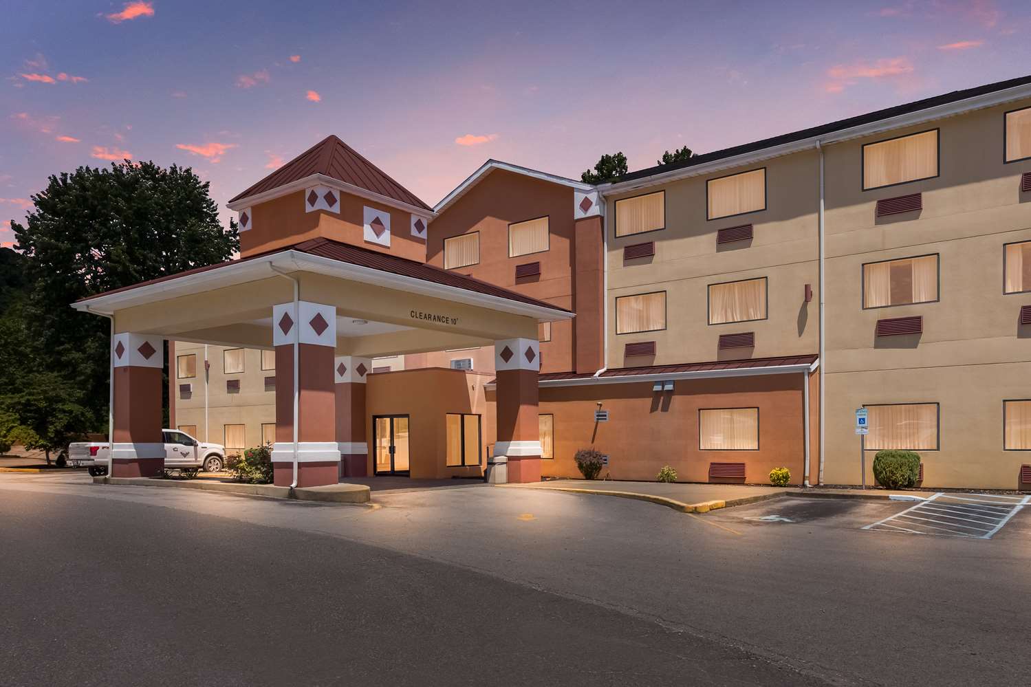 Best Western Logan Inn 2/31
