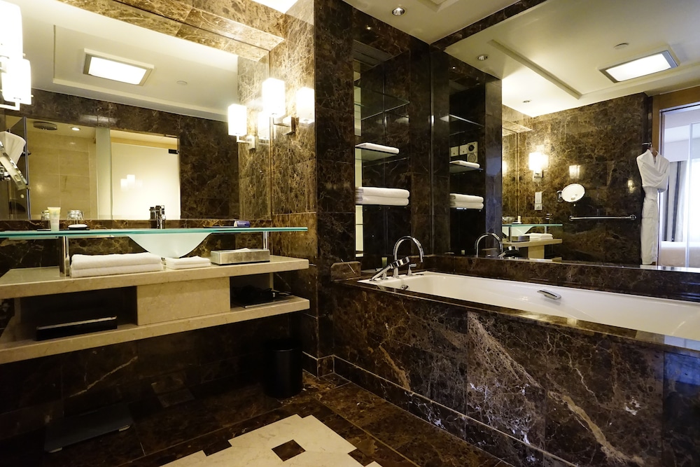 Grand Hyatt Hotel Singapore 8/76