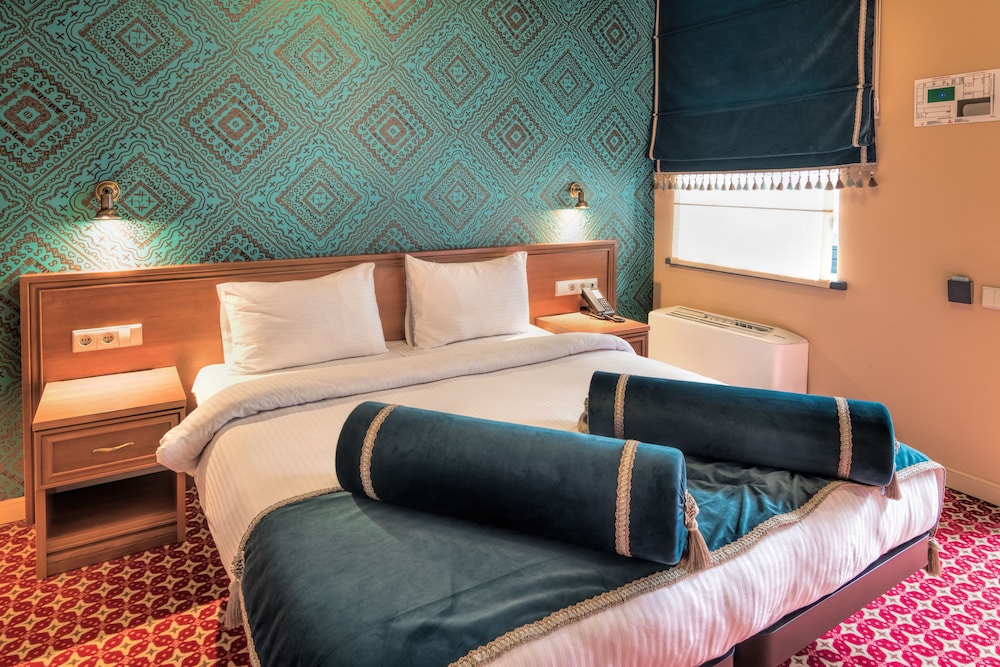 Golden Tulip Borjomi 38/73