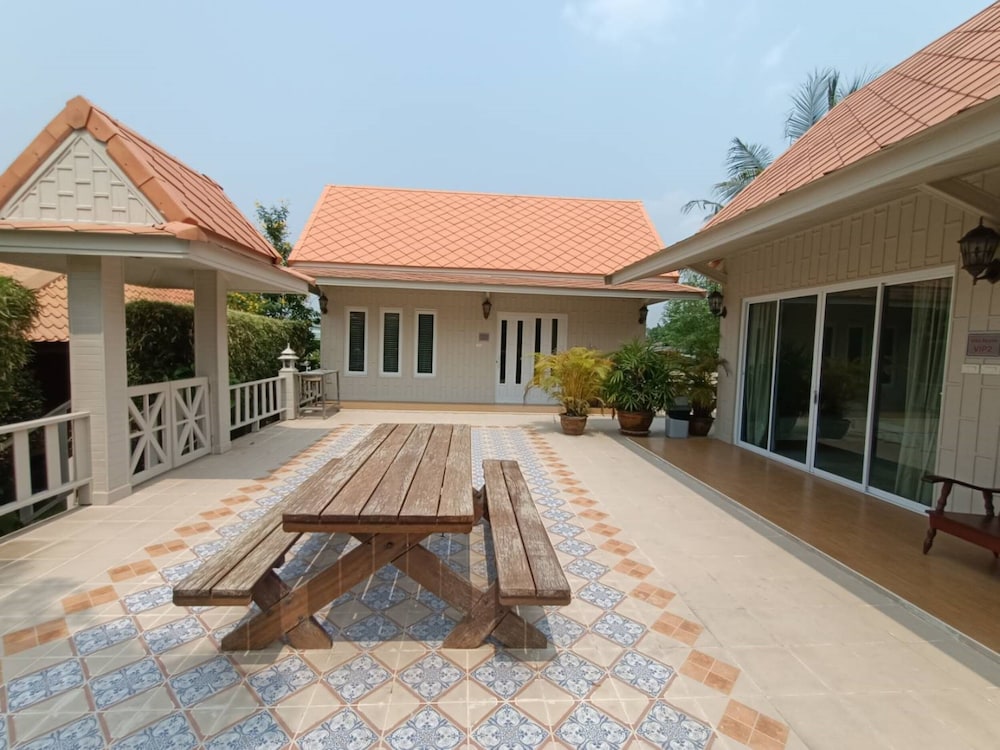 Aob-Oun Homestay By Zuzu 40/50