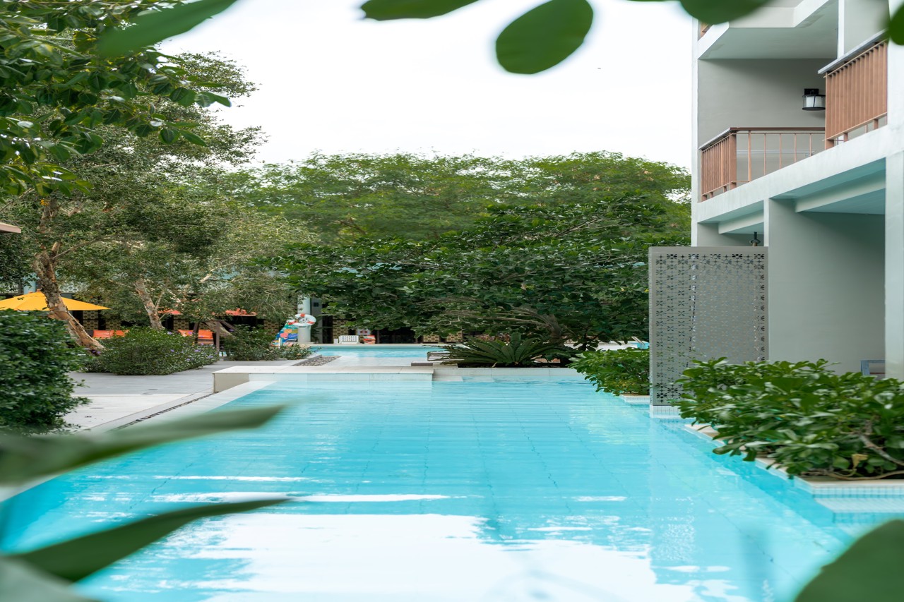 Proud Phuket Hotel 58/60
