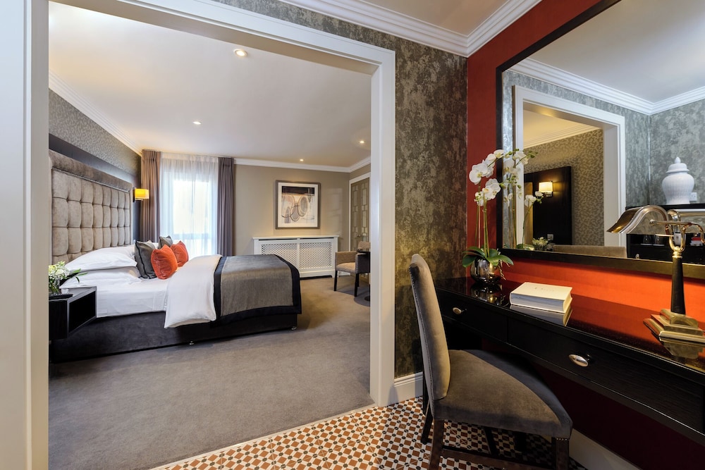 Killarney Oaks Hotel 61/62