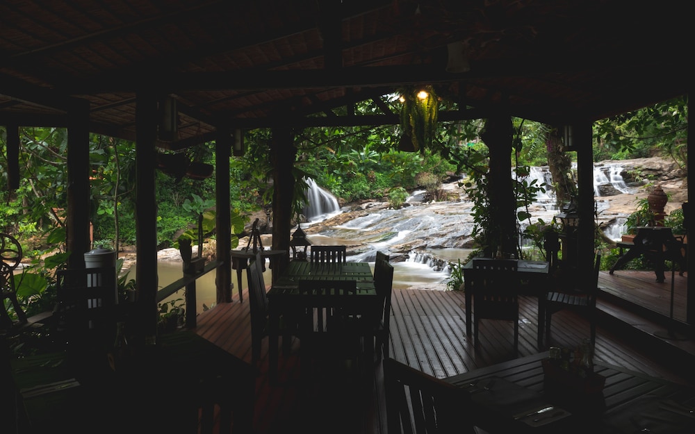 SUKANTARA CASCADE RESORT 40/50