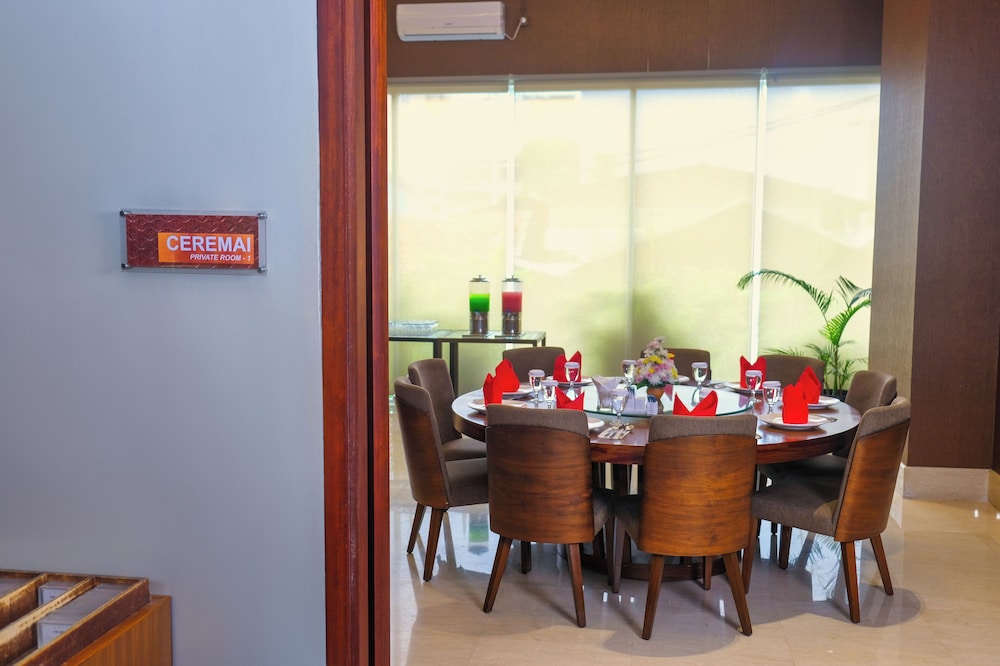 The Luxton Cirebon Hotel Convention 49/63