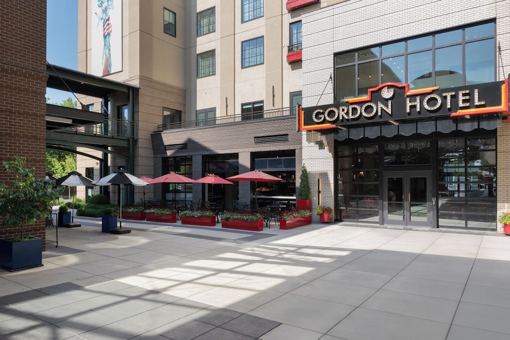 The Gordon Hotel 31/36