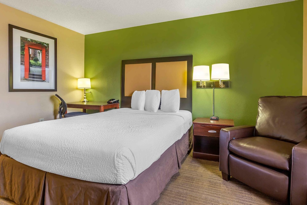 Extended Stay America Phoenix - Deer Valley 11/48