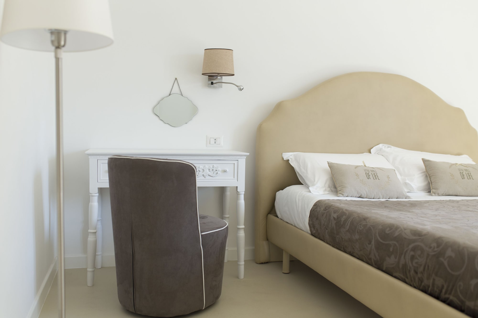 1 BEDROOM, APARTMENT
