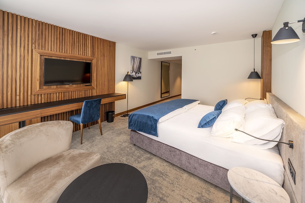 Riva Luxury Hotel 15/69