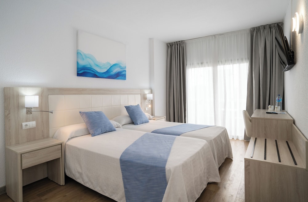 SUPERIOR, DOUBLE BED, POOL VIEW, TERRACE