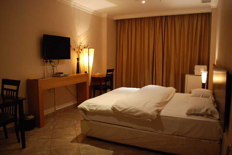 Times Square Suite 14/34