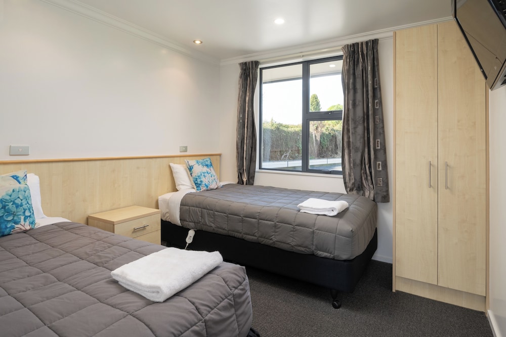 Grove Park Motor Lodge 33/74