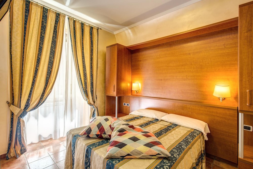 Hotel Maryelen 2 21/50