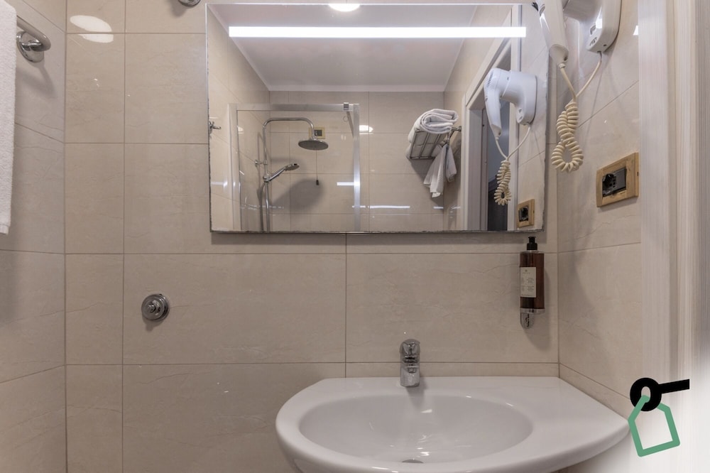 HOTIDAY Room Collection - Roma Porta Pia 47/50