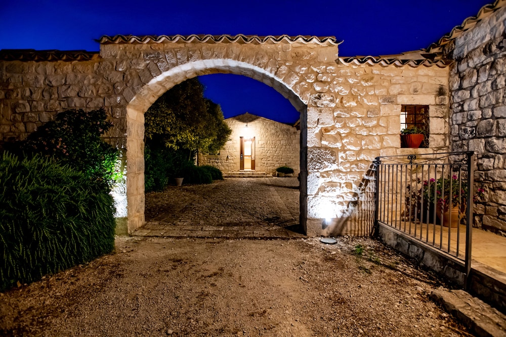 Borgo Monachella 36/50