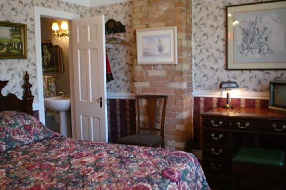 Pimblett's Downtown Toronto B&B 10/47