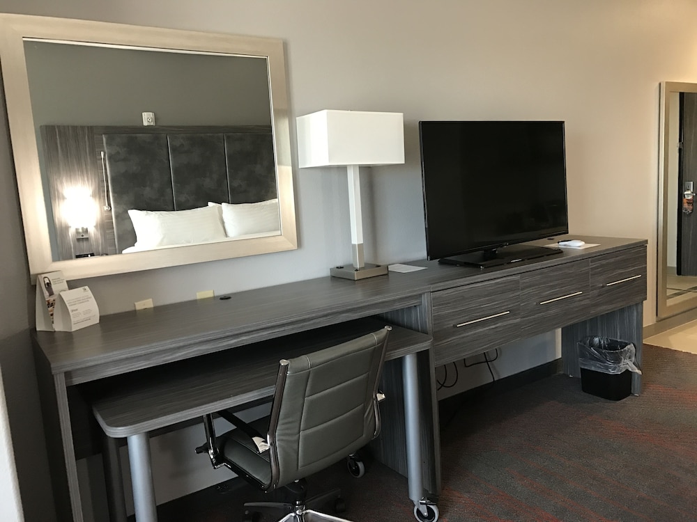 HOLIDAY INN ABILENE - NORTH COLLEGE AREA 55/63