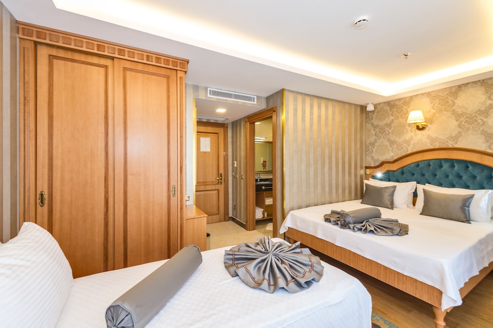 Aprilis Gold Hotel 11/50