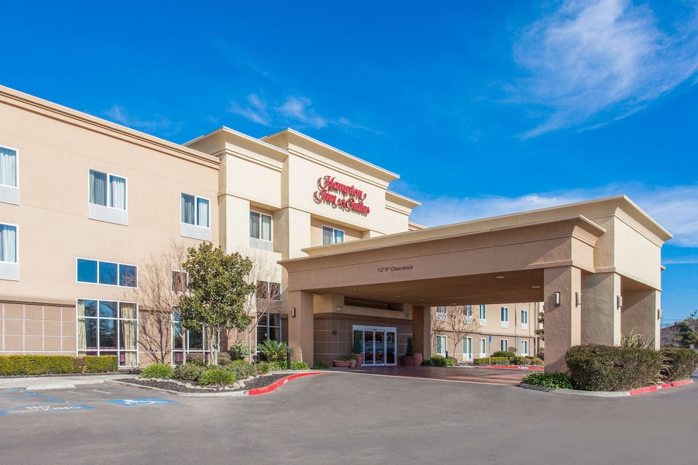 Hampton Inn Suites Merced 2/28