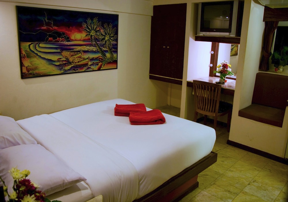 Paradise Inn 12/49