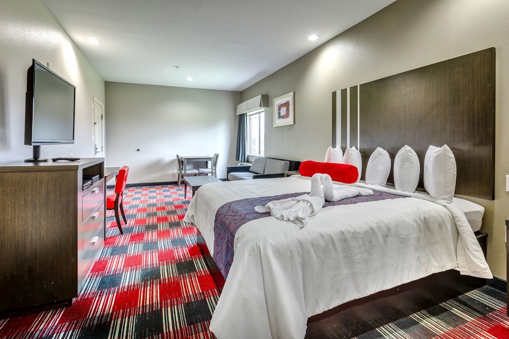 Suite, King Bed, Kitchenette, Smoking