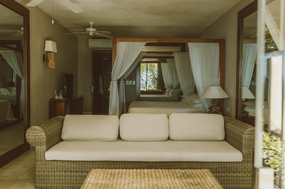 JASHITA HOTEL BOUTIQUE 52/84