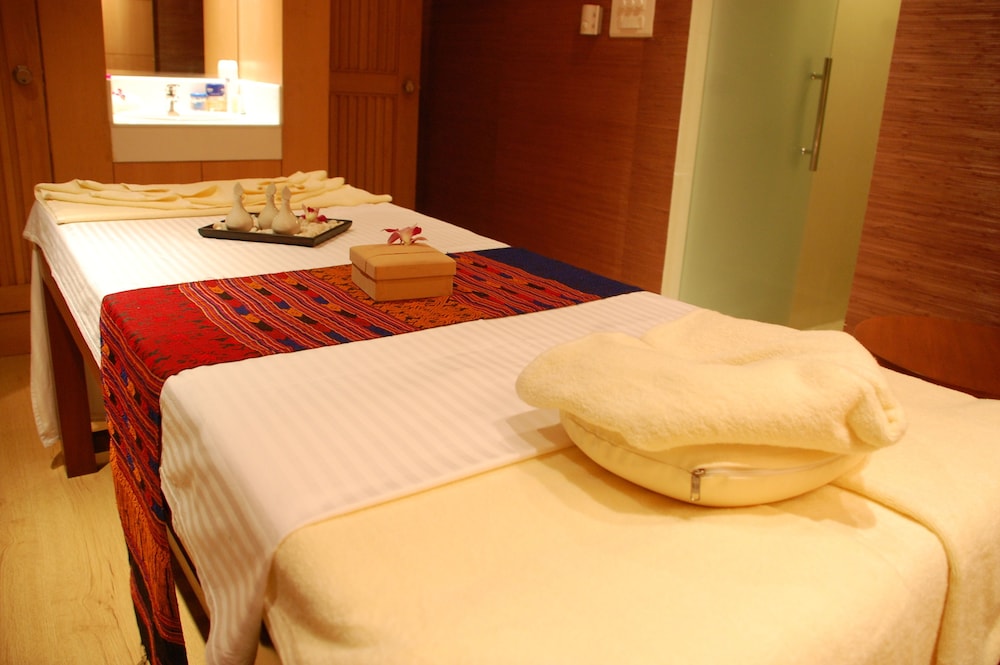 Ellaa Hotel 10/58