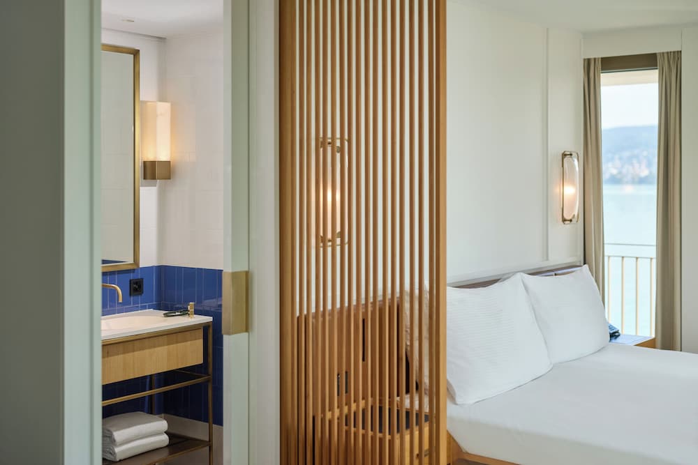 Panorama, Junior Suite, King Bed, Sofa, Balcony