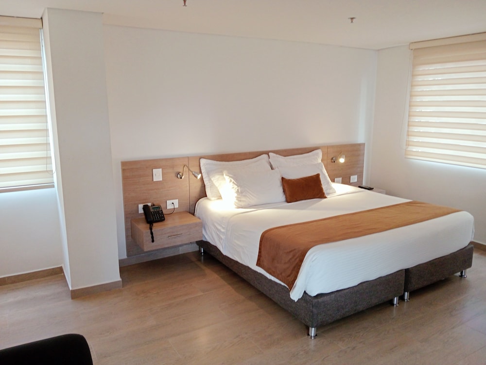 Hotel Lomas 10 27/68