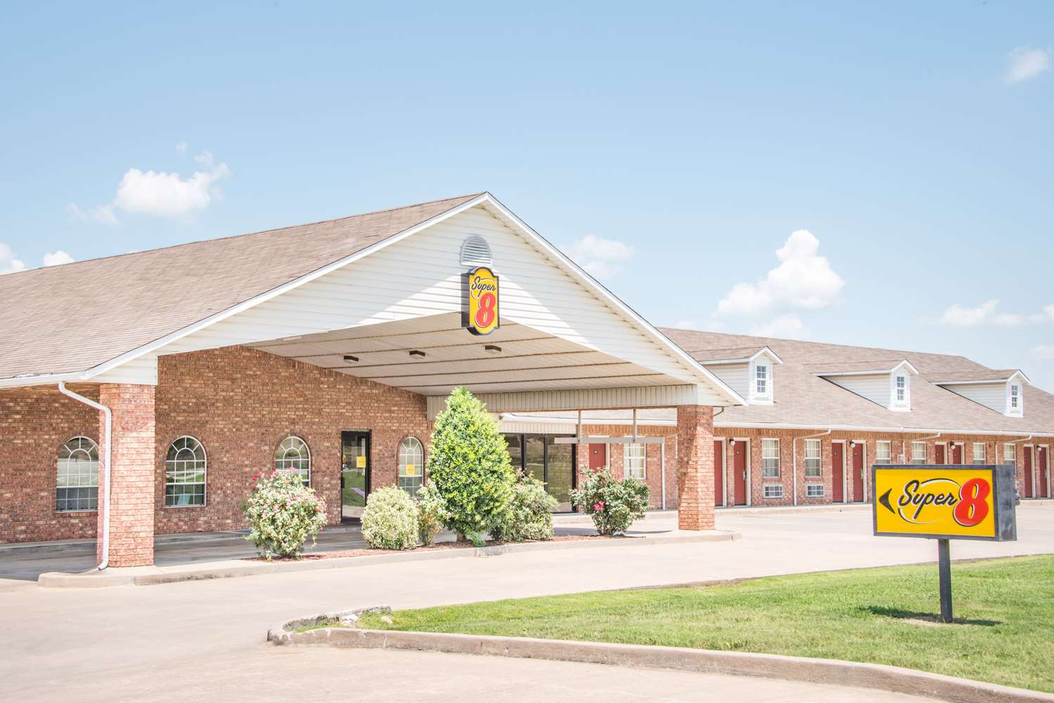 Super 8 by Wyndham Big Cabin/Vinita Area 2/39
