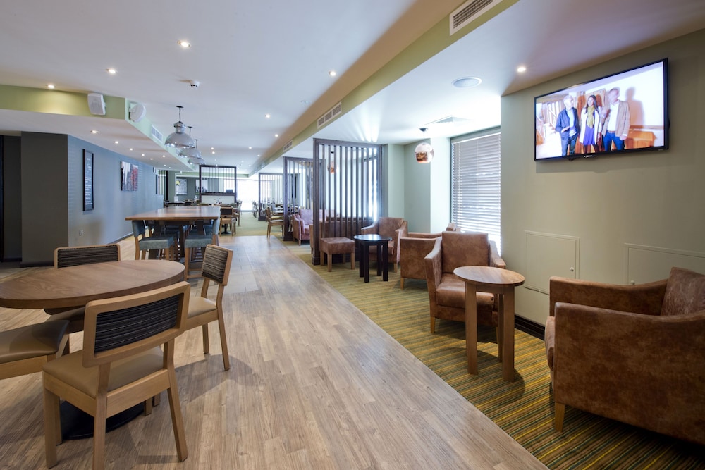 Premier Inn Edinburgh City Centre York Pl/St James 34/58