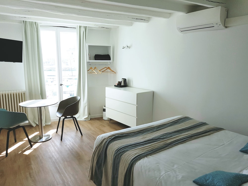 Hotel La Marine 13/45