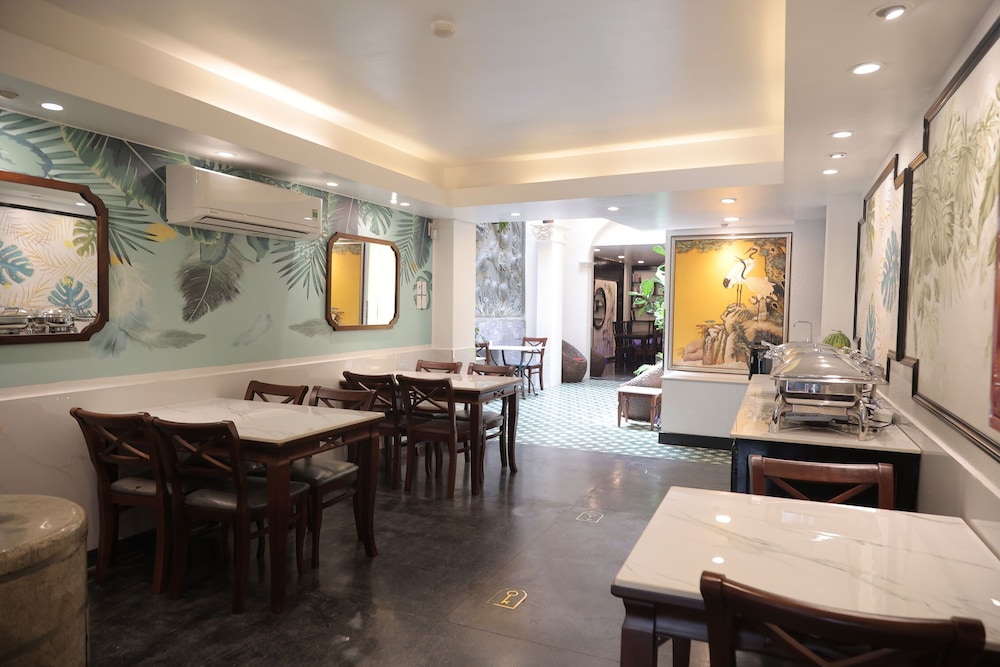 restaurant cafeteria