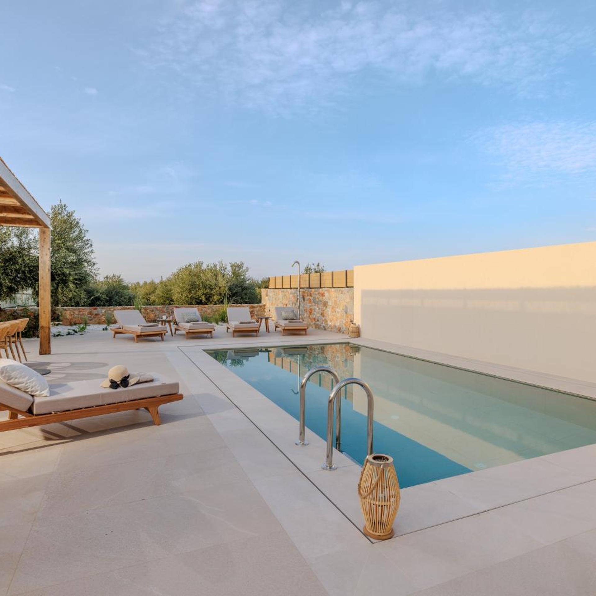 Sokratis LocoLux Villas & Suites 76/86