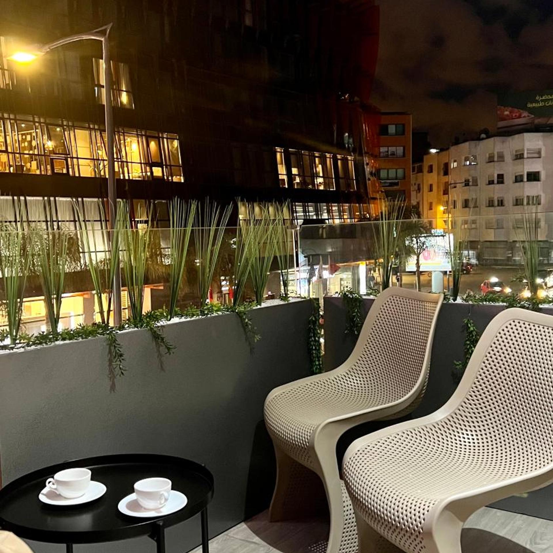 Zen Suites Hotel 51/67