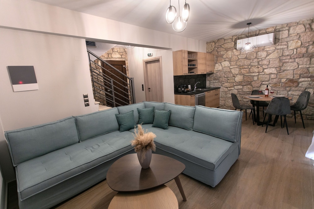 Michelangelo Suites & Apartments 52/69