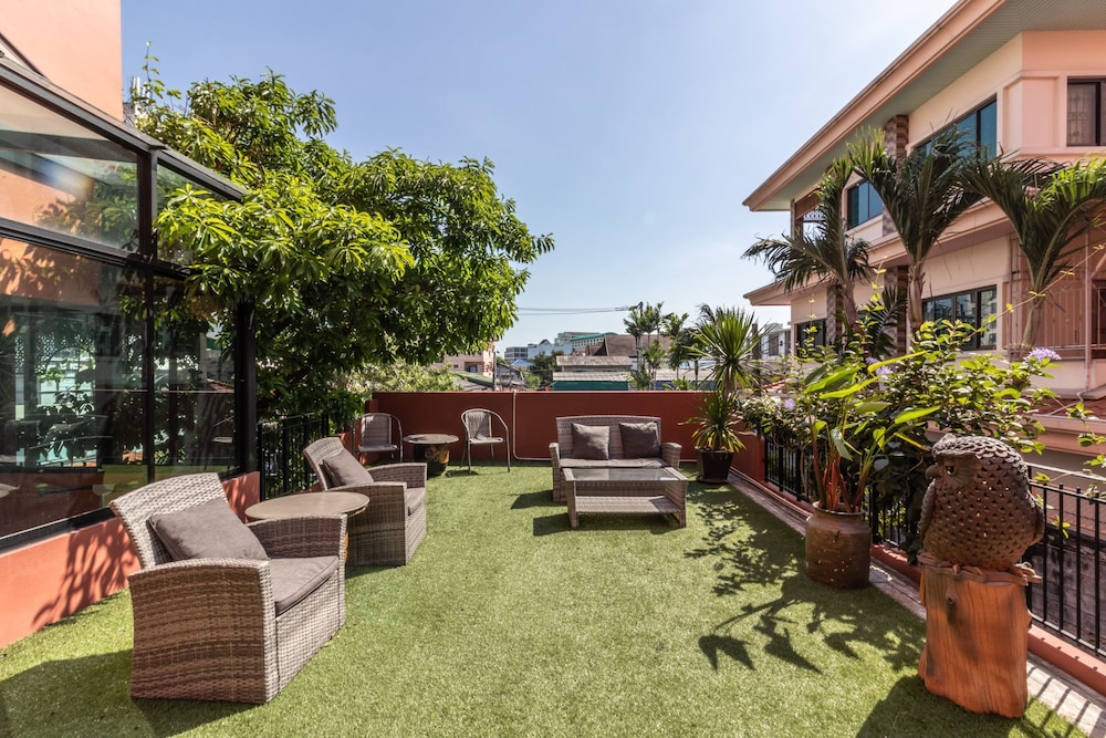 Baansuanprannok Hotel 82/97