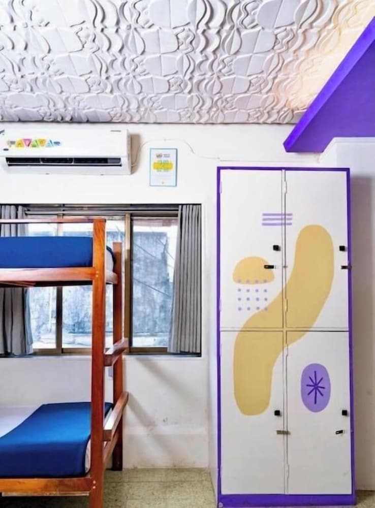 Locomo Hostel - Mumbai Airport 10/50
