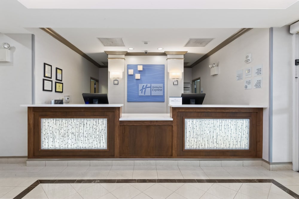 Holiday Inn Express Hotel & Suites Bethlehem 8/72